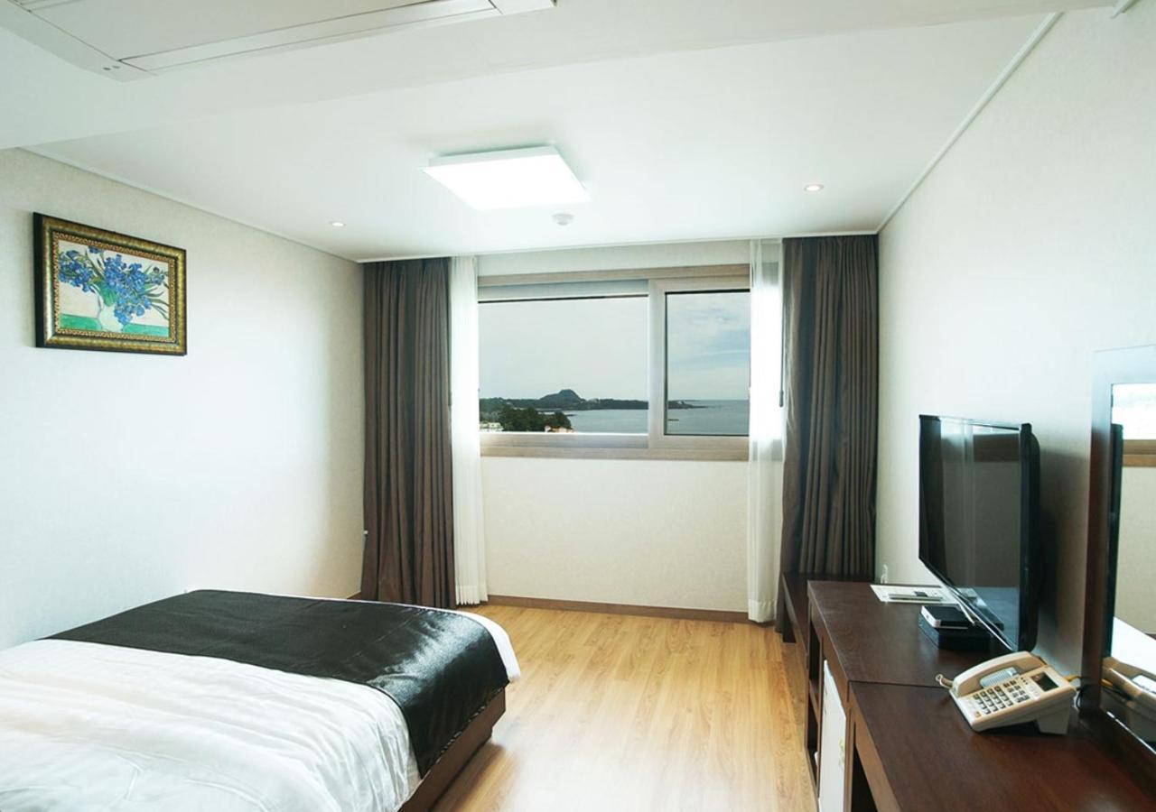 Iris Hotel Seogwipo Exterior photo